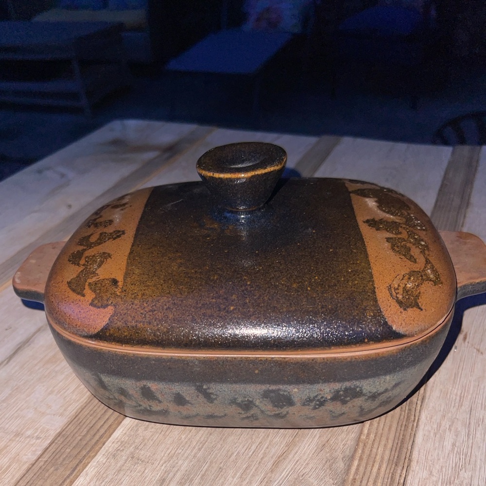 Rustic Brown Ceramic Covered Casserole Dish